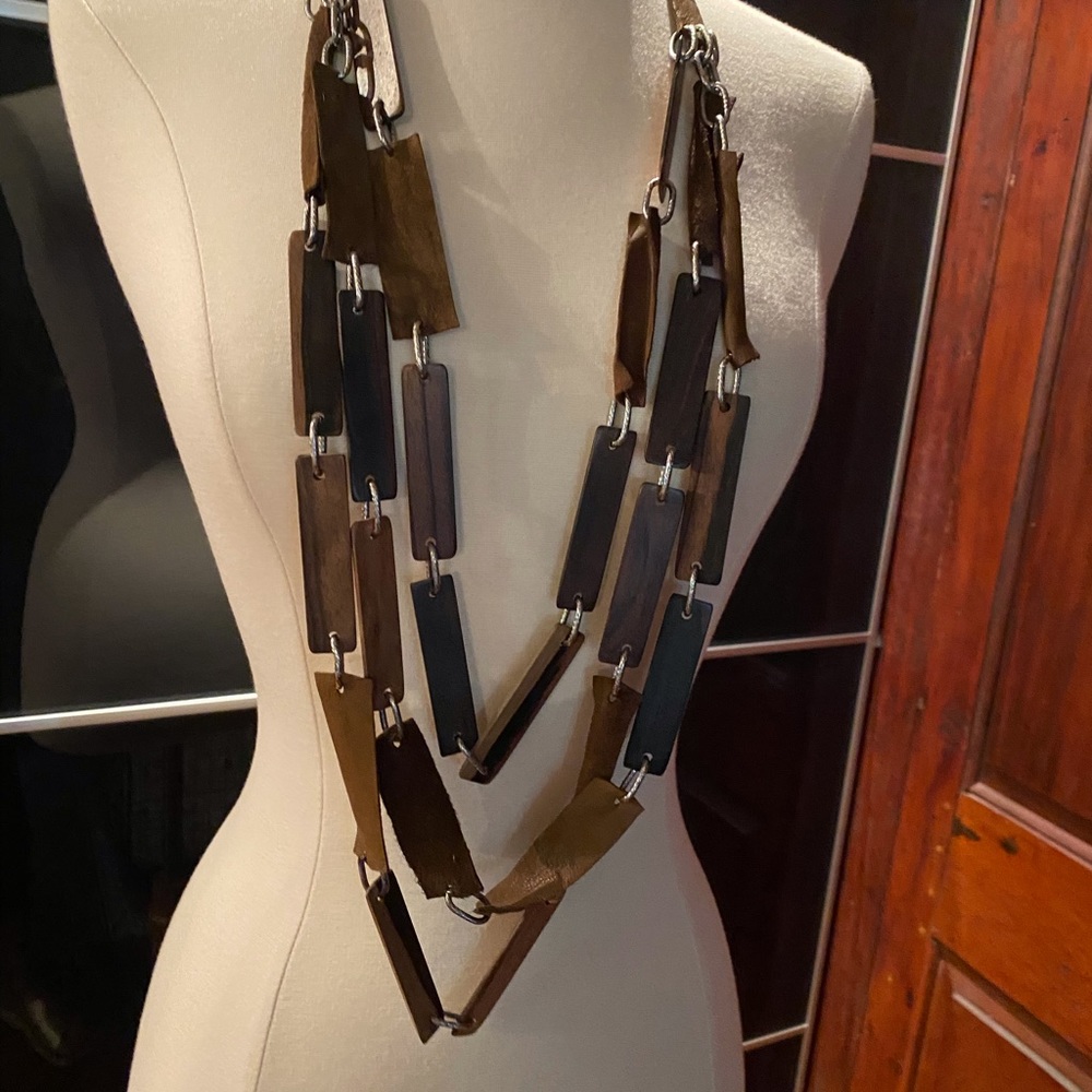 Leather and wood necklace